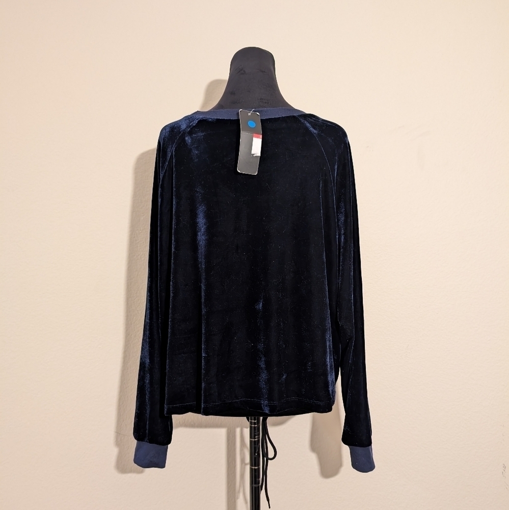 RDI Women's Long Sleeve Velour Tie Front Sweater Navy Size Small - Picture 3 of 9